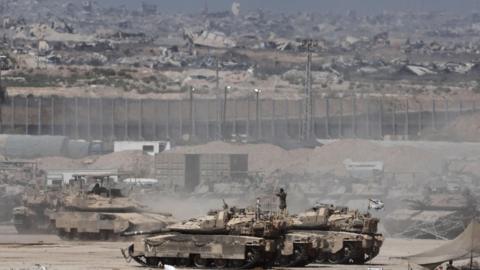 Israeli tanks deployed in southern Israel, near the Gaza perimeter fence (2 September 2025)