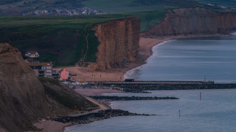 MONDAY - West Bay