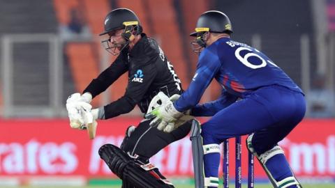 england-and-new-zealand-cricket-players.