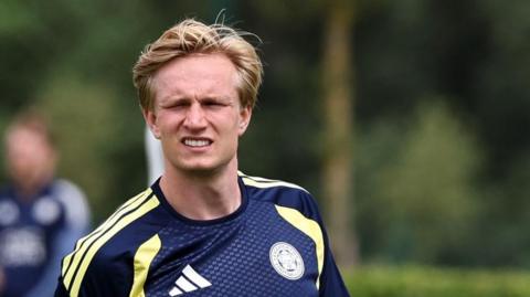 Victor Kristiansen training with Leicester
