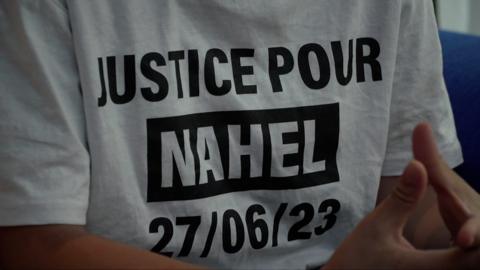 T-shirt saying "Justice pour Nahel"