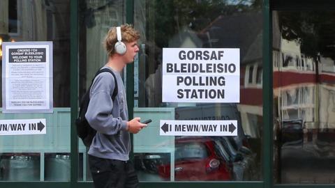 Gorsaf bleidleisio