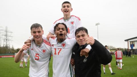 Wales Under-17s players celebrate qualification