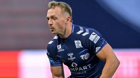 Olly Ashall-Bott in action for Toulouse