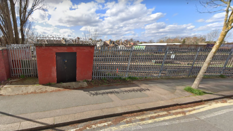 The train line near Estreham Road