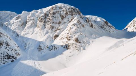 Maoim-sneachda air Creag Meagaidh