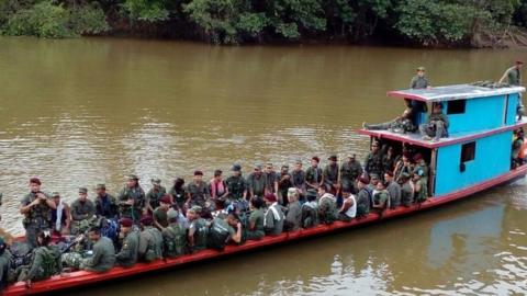 Members of the Bloque Sur of the Revolutionary Armed Forces of Colombia (FARC) began their march towards Transitional Standardization Zone