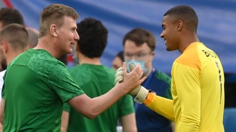 Republic boss Stephen Kenny and goalkeeper Gavin Bazunu