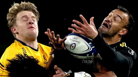 Ulster's Rob Lyttle fights out an aerial duel with La Rochelle's Dillyn Leyds at the Aviva Stadium