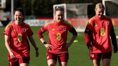 Wales' Esther Morgan, Rhiannon Roberts and Sophie Ingle in training this week  