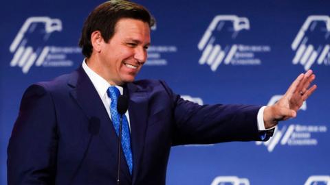 DeSantis waving