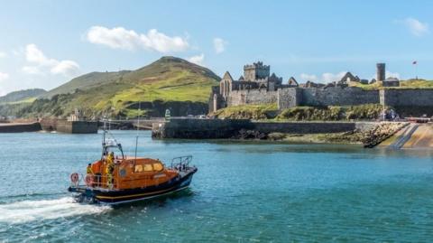 Lifeboat in Peel Bay