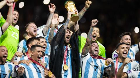 Argentina World Cup trophy lift