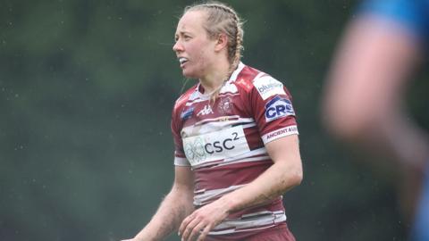 Anna Davies of Wigan Warriors Women in action