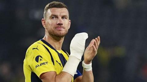 Edin Dzeko in action for Fenerbahce