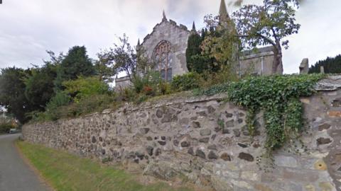 Largo and Newburn Churchyard in Upper Largo