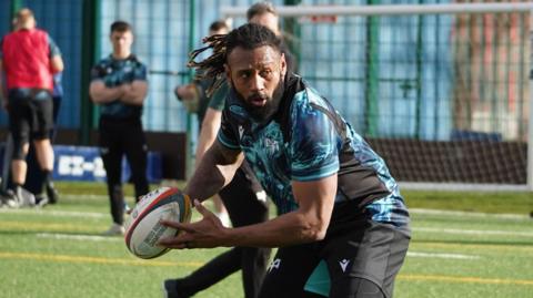 Waisea Nayacalevu in training for Ospreys