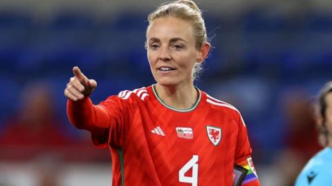 Sophie Ingle in action for Wales