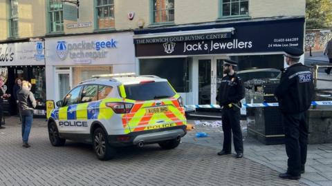 Police by cordon on White Lion Street