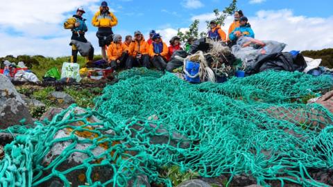 Beach clean in Summer Isles