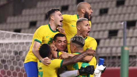 Brazil celebrate beating Mexico on penalties