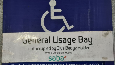 General usage bay sign at a car park in Lister Hospital, Stevenage