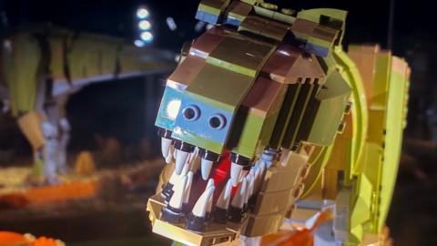 Brick Dinos: T.rex in Lego