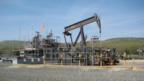 Kimmeridge Bay oil well