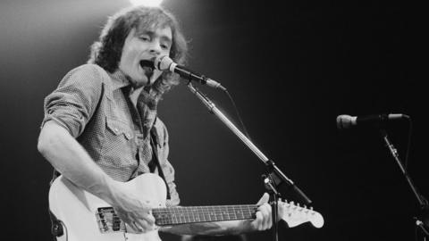 Marty Balin performs in New York. Photo: September 1978