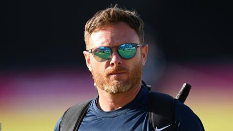 Ian Bell at a coaching session