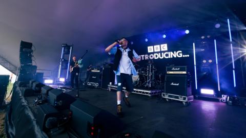 Jarki Monno on stage at Big Weekend