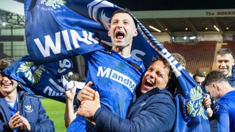 St Johnstone captain Jason Holt and manager Simo Valakari