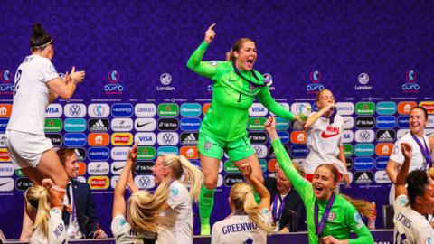 England players celebrate winning Euro 2022 by invading a news conference