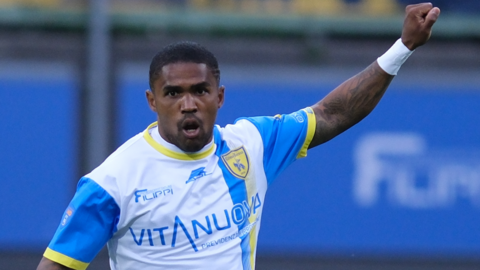 Douglas Costa in action for AC Chievo Verona