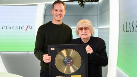 Jenkins yn cael gwobr