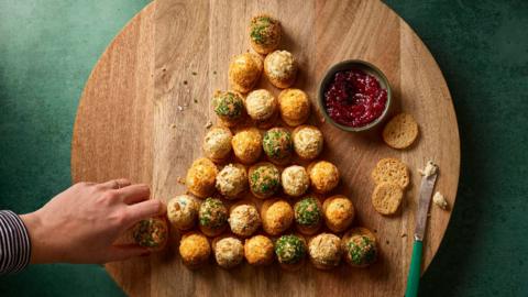 Festive cheese balls