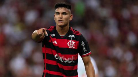 Carlos Alcaraz of Flamengo