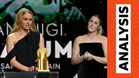 Hannah Hampton & Mary Earps