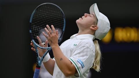 Sonay Kartal closes her eyes with a face of disappointment after losing a point