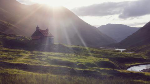 Glenlicht House in Kintail in sunlight. Photo by Maree Nicolson.