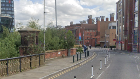 Mill Lane and the De Montfort University campus