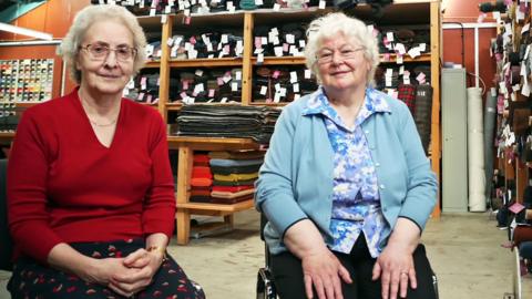Màiri Anna NicLeòid agus Dolly Joan NicIlleathain