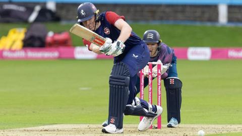 Zak Crawley batting for Kent