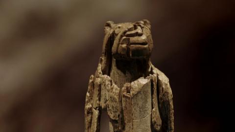 Image of the 40,000 year old 'Lion man' carving 