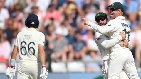David Warner and Joe Root in the 2019 Ashes