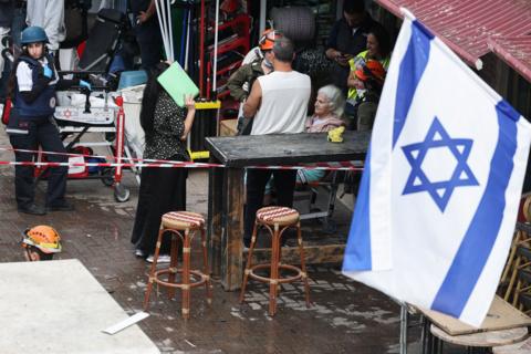 يهدد ترامب بالقضاء على إيران "في ليلة واحدة"، مع اقتراب الموعد النهائي الأمريكي لفتح مضيق هرمز