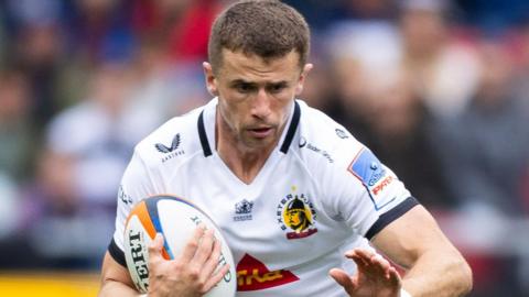 Harvey Skinner playing for Exeter, carrying the ball