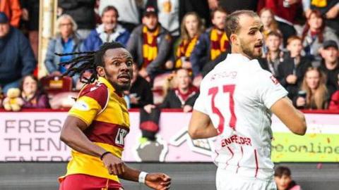 Motherwell v Freiburg