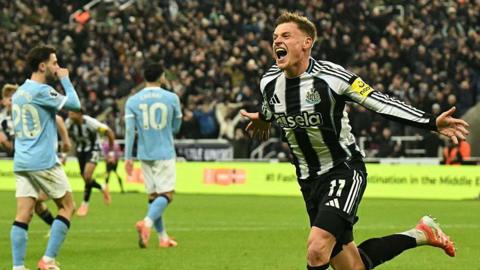 Harvey Barnes celebrates after scoring for Newcastle United against Manchester City at St James' Park on 22 November, 2025