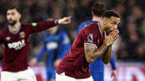 Callum Wilson with his hands on his face after going close to scoring for West Ham against Bournemouth